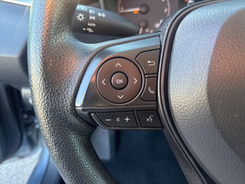 Used 2025 Toyota Corolla LE image 12