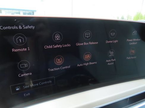 Used 2025 Cadillac Lyriq Luxury AWD/4WD image 30