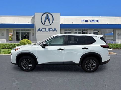 Used 2024 Nissan Rogue S FWD image 5