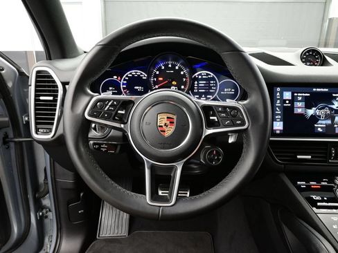 Certified 2020 Porsche Cayenne S AWD/4WD image 8