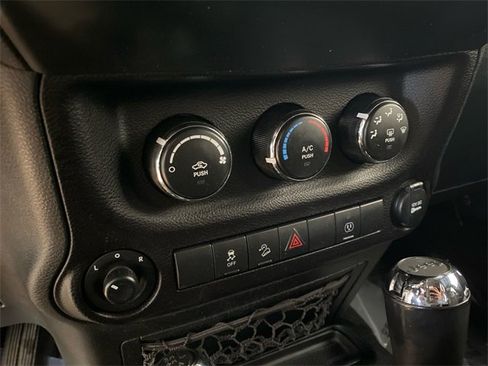 Used 2018 Jeep Wrangler Unlimited Sport image 19