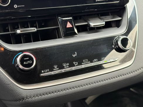 Used 2022 Toyota Corolla SE FWD image 19
