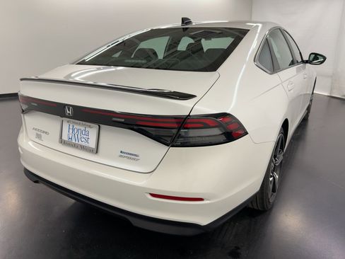 Used 2023 Honda Accord Sport image 9