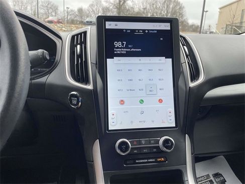 Used 2024 Ford Edge SEL image 18