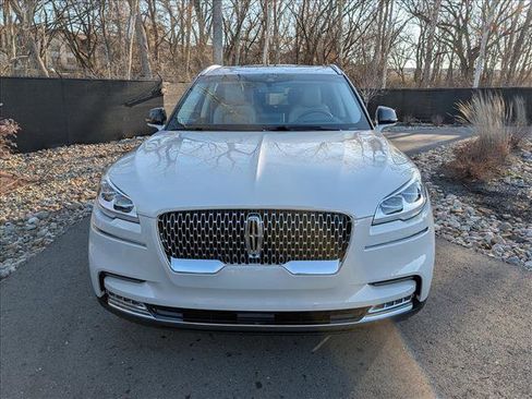 Certified 2023 Lincoln Aviator Reserve w/ Equipment Group 201A image 8