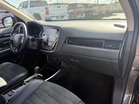 Used 2019 Mitsubishi Outlander SE image 37
