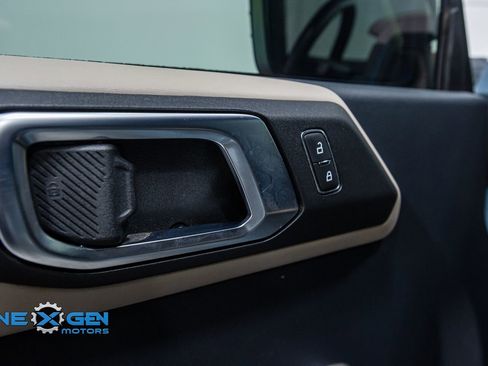 Used 2022 Ford Bronco Wildtrak AWD/4WD image 12