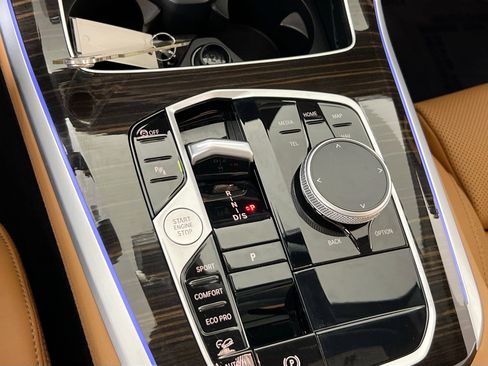 Used 2024 BMW X5 xDrive40i w/ Parking Assistance Package image 17