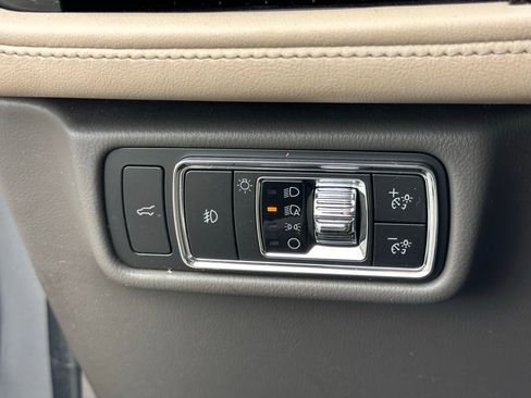 Used 2023 Lincoln Aviator Reserve w/ Equipment Group 201A image 36