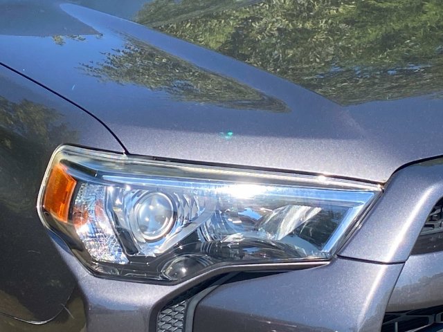 Used 2016 Toyota 4Runner SR5 RWD image 4