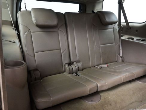 Used 2015 GMC Yukon XL SLT w/ Open Road Package image 16