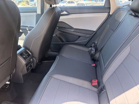 Used 2024 Volkswagen Taos SE image 23