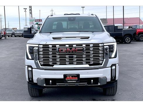 Used 2024 GMC Sierra 3500 Denali w/ Technology Package AWD/4WD image 3