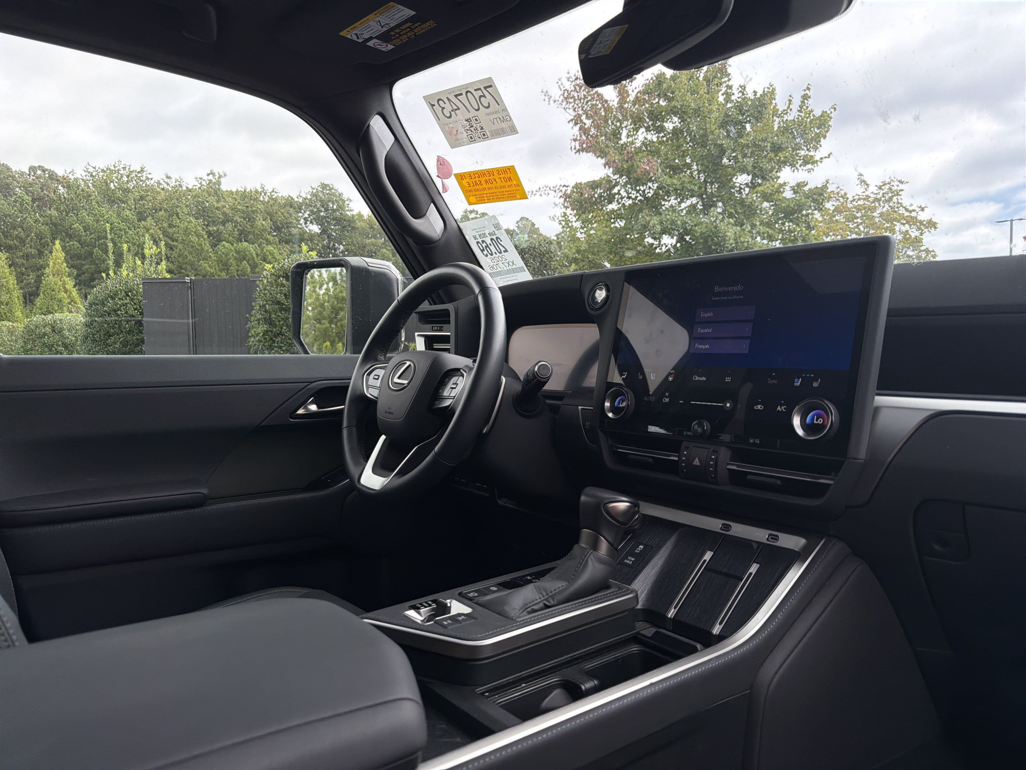 Used 2025 Lexus GX 550 AWD/4WD image 6