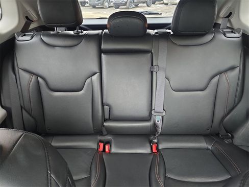 Used 2022 Jeep Compass Limited image 24