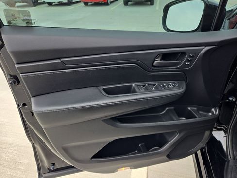 Used 2024 Honda Odyssey Sport image 13