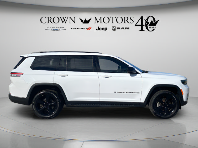 Used 2024 Jeep Grand Cherokee L Limited w/ Black Appearance Package AWD/4WD image 7