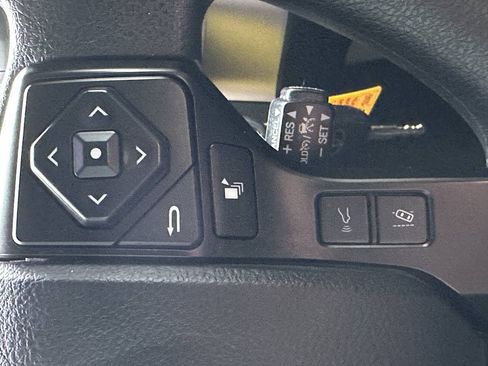 Used 2022 Toyota Tacoma SR AWD/4WD image 34