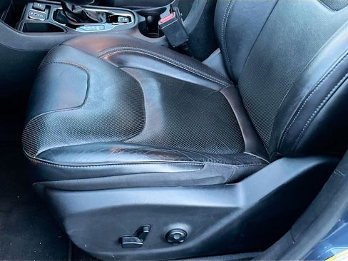 Used 2021 Jeep Cherokee Limited w/ Elite Package FWD image 19