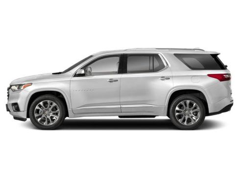 Used 2019 Chevrolet Traverse Premier w/ Driver Confidence II Package FWD image 2