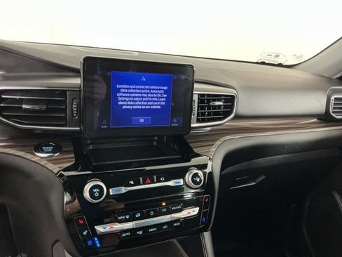 Used 2022 Ford Explorer Limited AWD/4WD image 21
