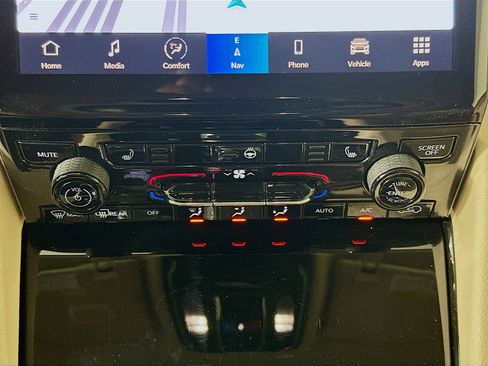 Used 2021 Jeep Grand Cherokee L Limited image 23