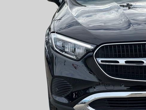 Used 2024 Mercedes-Benz GLC 300 4MATIC image 9