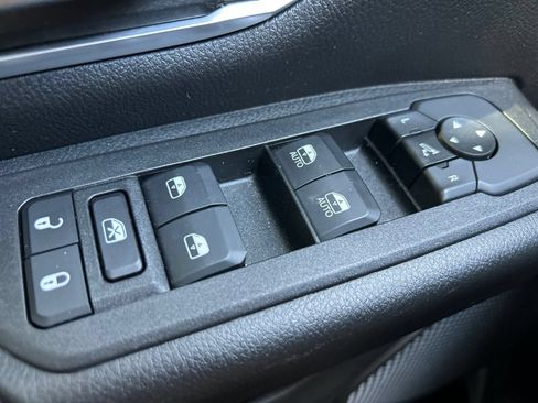 Used 2025 RAM 1500 Big Horn AWD/4WD image 24
