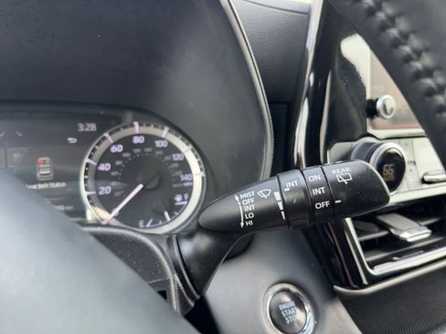 Used 2023 Toyota Highlander LE FWD image 20
