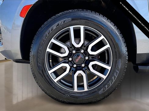 Used 2023 GMC Yukon AT4 image 8