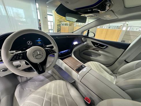 Certified 2022 Mercedes-Benz EQS 580 4MATIC Sedan image 12