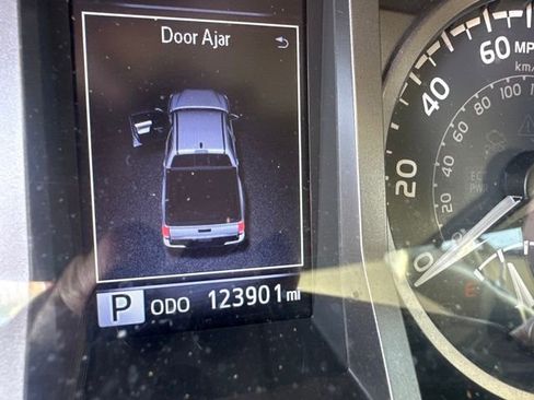 Certified 2017 Toyota Tacoma SR5 w/ Tow Package image 23