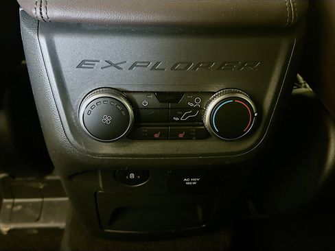 Used 2025 Ford Explorer Platinum w/ LUX Leather Package image 27