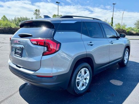 Used 2020 GMC Terrain SLE w/ Driver Convenience Package FWD image 8
