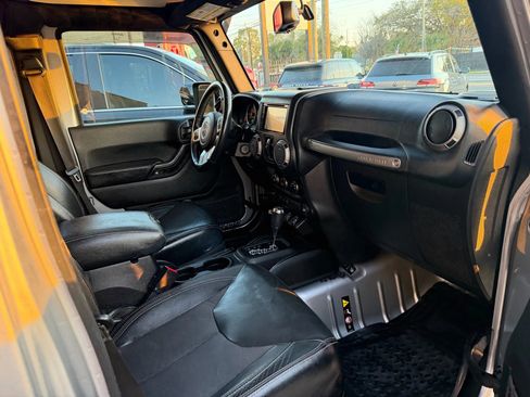 Used 2016 Jeep Wrangler Unlimited Sport image 7