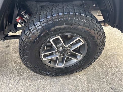 Used 2024 Jeep Gladiator Mojave w/ Convenience Group image 4