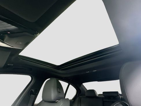 New 2026 BMW 330i Sedan w/ M Sport Package image 22