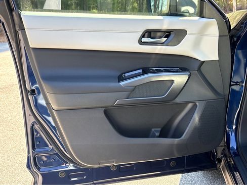 New 2026 Nissan Pathfinder SL image 23