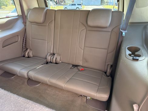 Used 2017 GMC Yukon SLT image 11