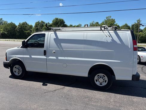 Used 2015 Chevrolet Express 2500 RWD image 6