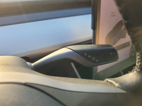 Used 2018 Tesla Model 3 Long Range image 29