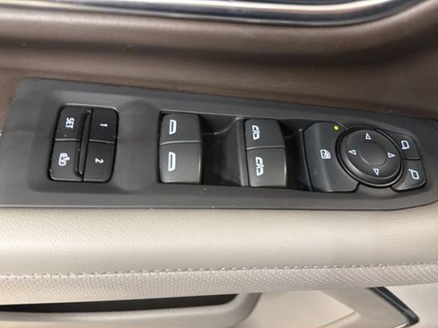 Used 2024 GMC Yukon SLT AWD/4WD image 17