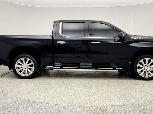 Used 2021 Chevrolet Silverado 1500 High Country w/ Technology Package image 4