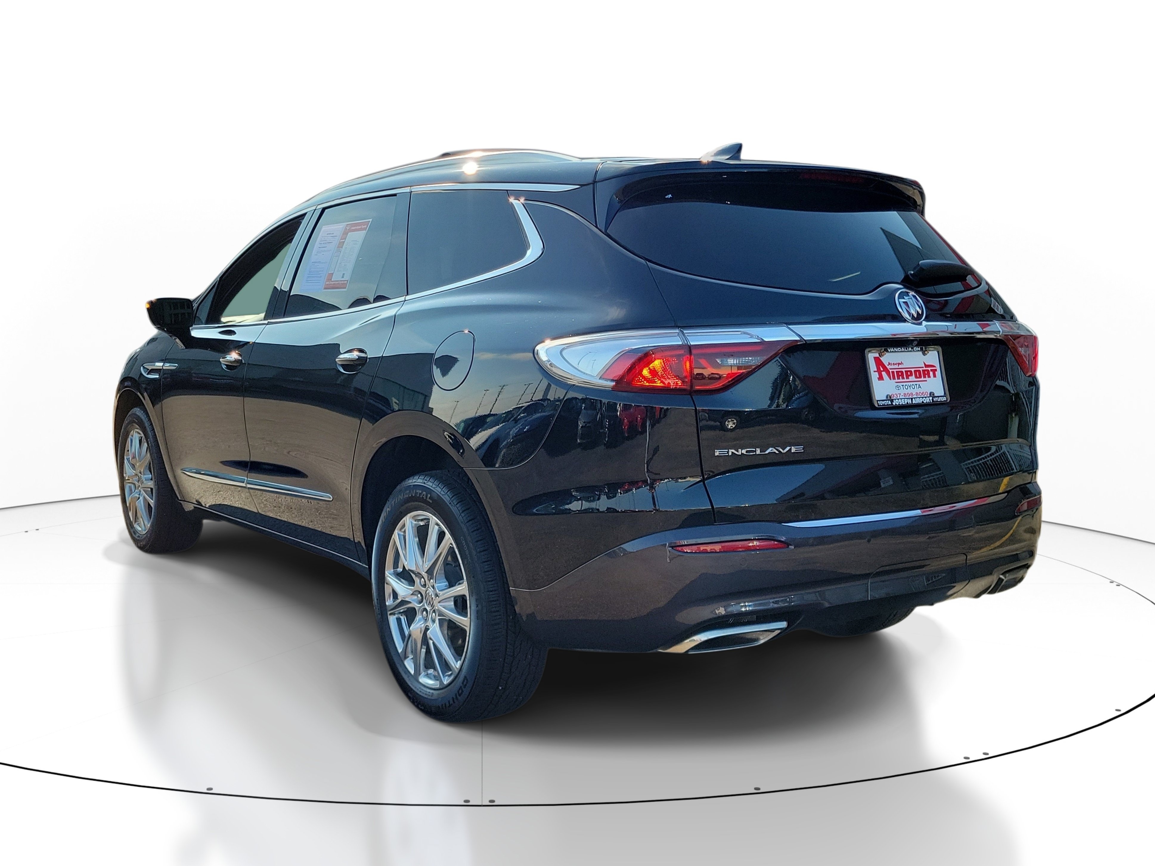 Used 2024 Buick Enclave Essence w/ Experience Buick Package FWD image 3