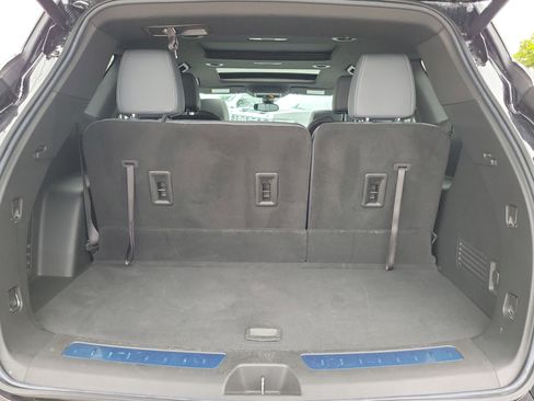 Used 2024 Buick Enclave Essence w/ Experience Buick Package image 17