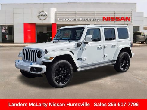 Used 2021 Jeep Wrangler Unlimited Sahara AWD/4WD image 9