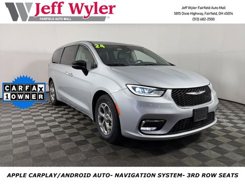 Used 2024 Chrysler Pacifica Limited image 1