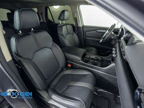 Used 2025 Honda Pilot Touring image 43
