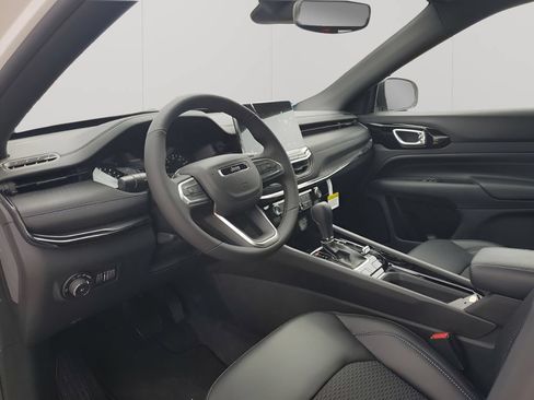 New 2026 Jeep Compass Latitude AWD/4WD image 32