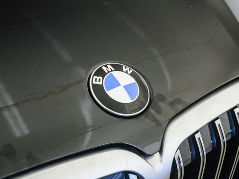 Used 2024 BMW X7 xDrive40i w/ M Sport Package AWD/4WD image 7